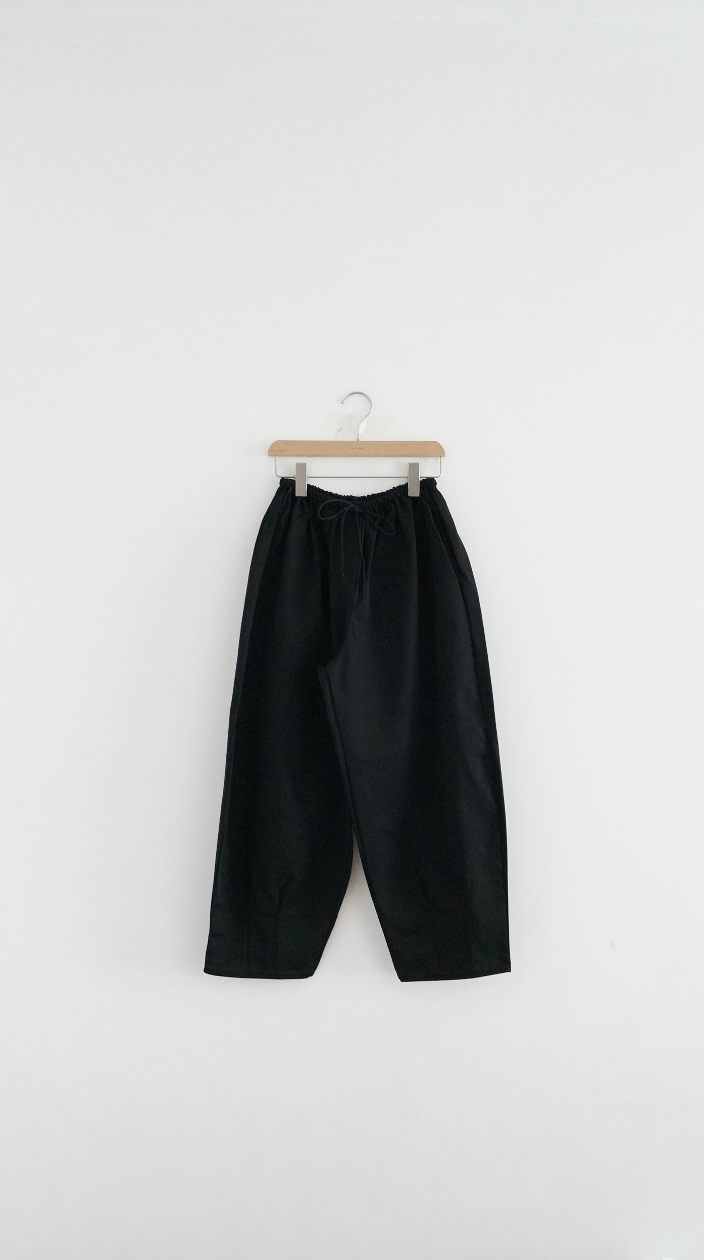 city air balloon pants in black (pre-order)