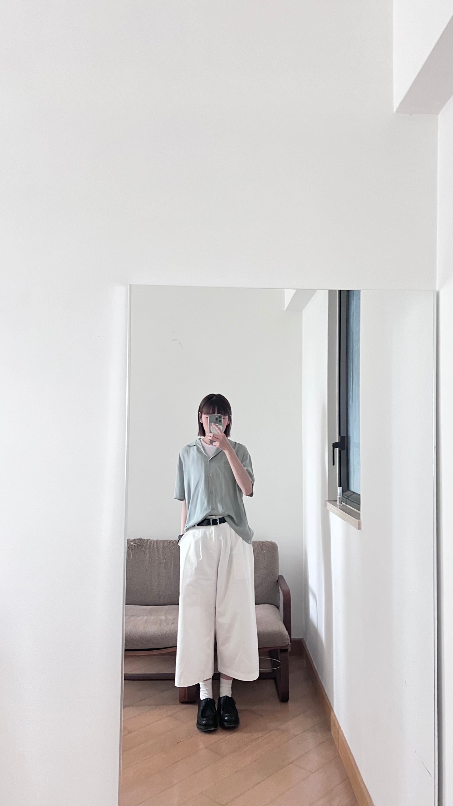 retro line cropped pants in white (pre-order)
