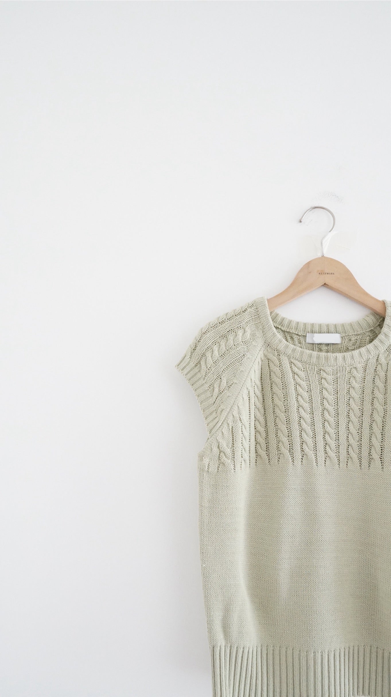 90s short sleeve sweater in avacado green