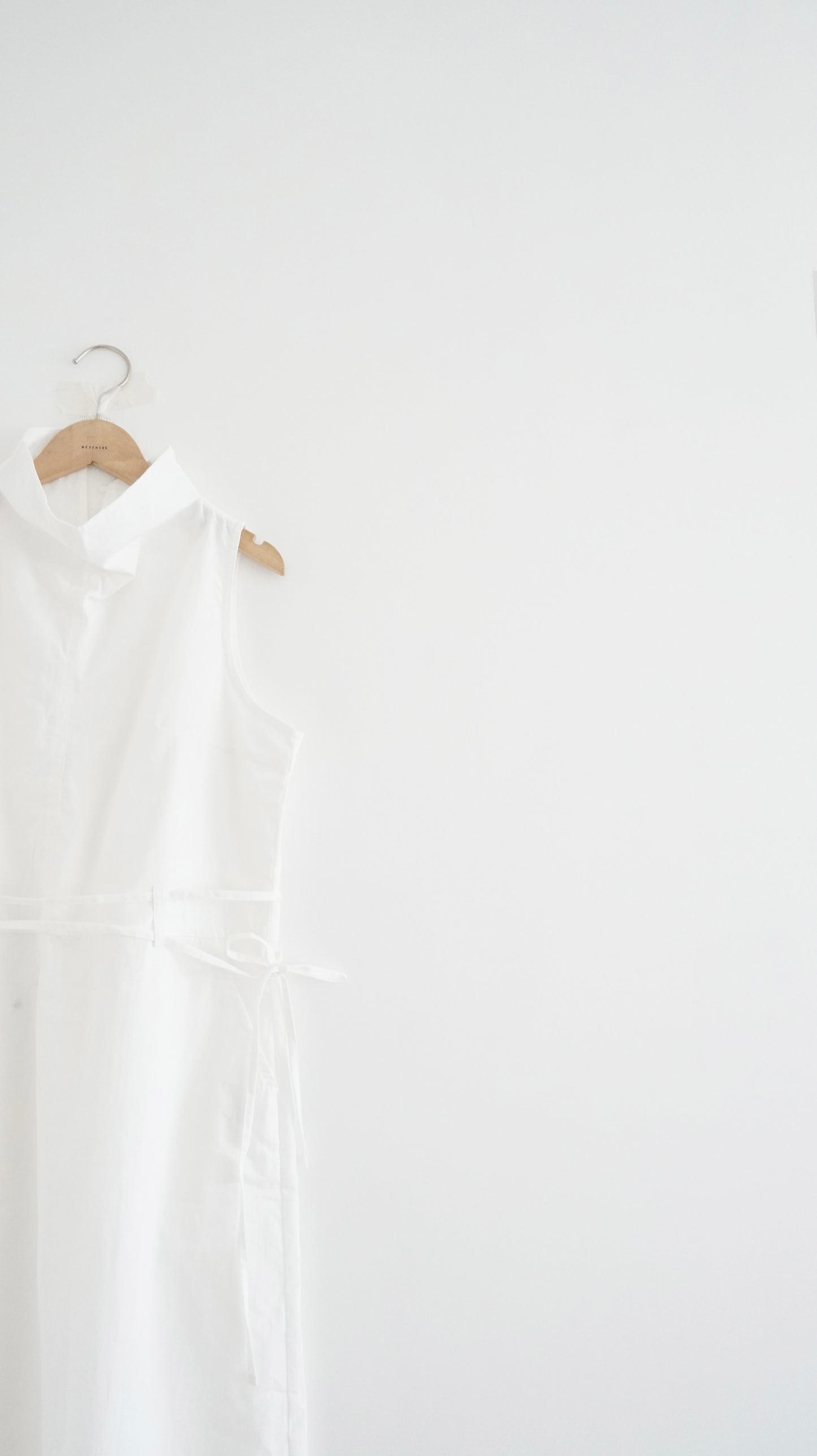 high-neck vintage dress in white