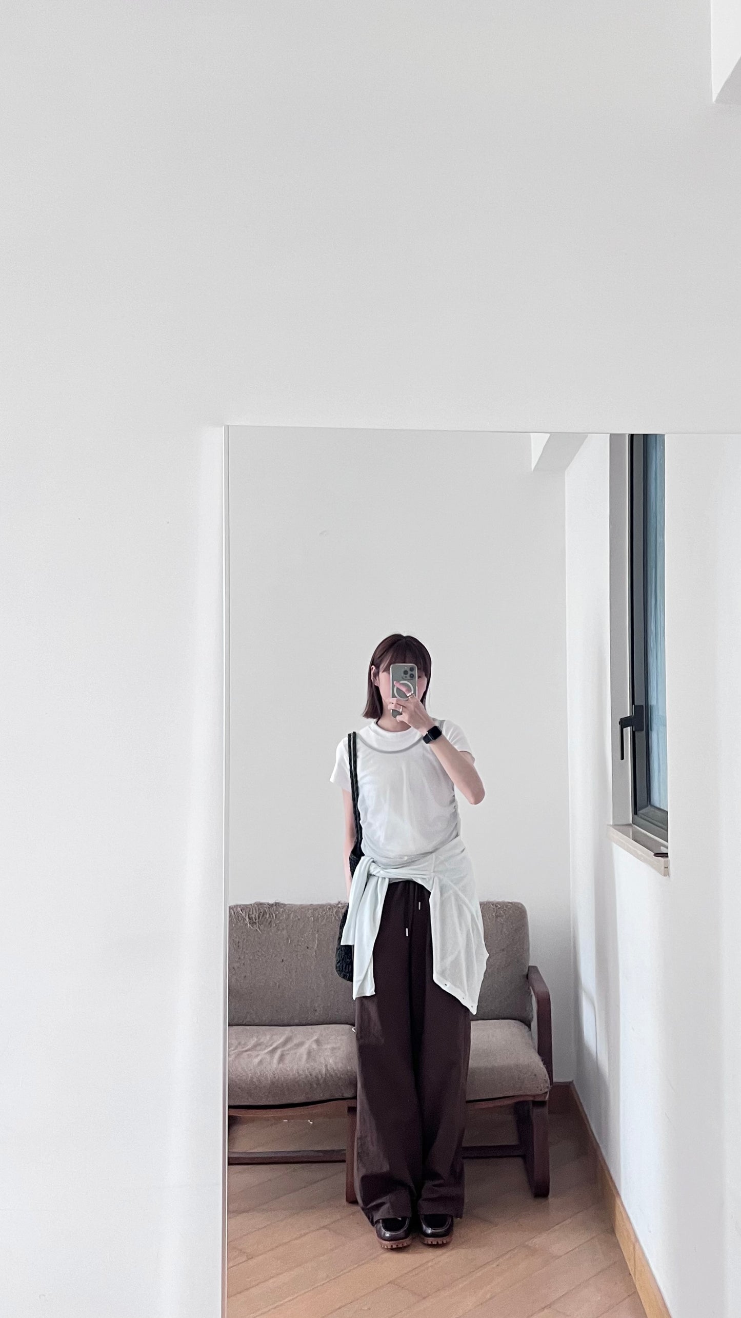 ultra-lightweight elastic pants in brown