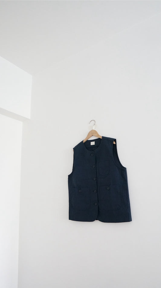 worker vest in navy