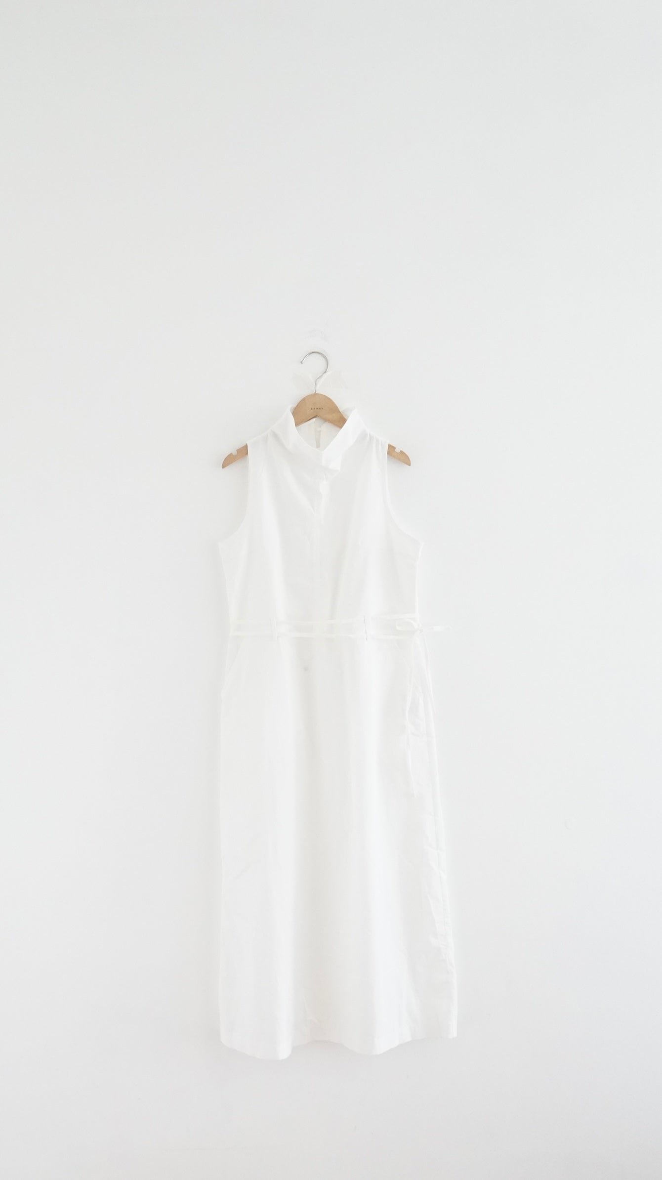 high-neck vintage dress in white