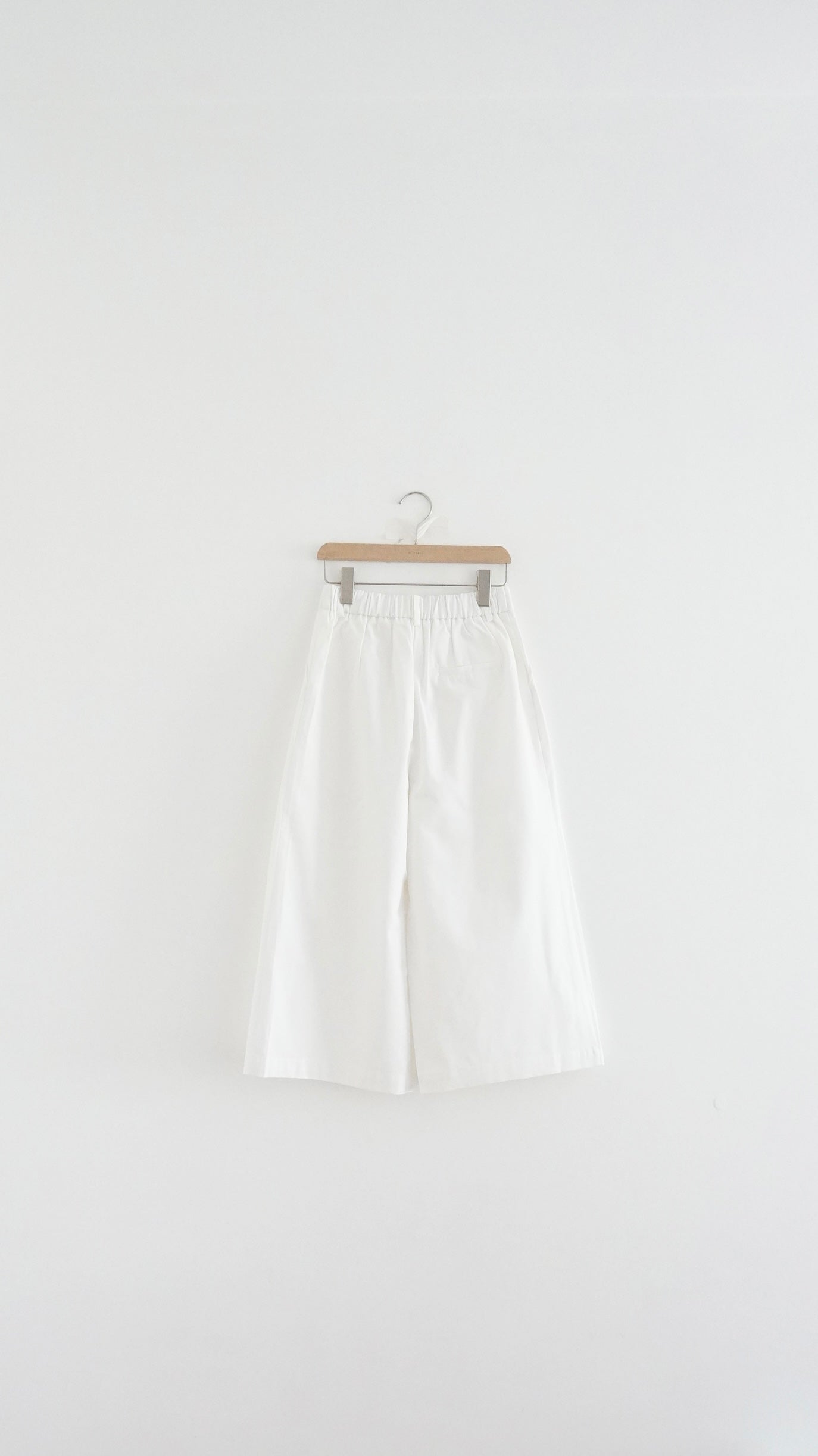 retro line cropped pants in white (pre-order)
