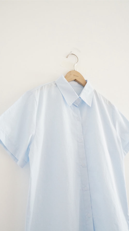 basic light shirt in baby blue (pre-order)