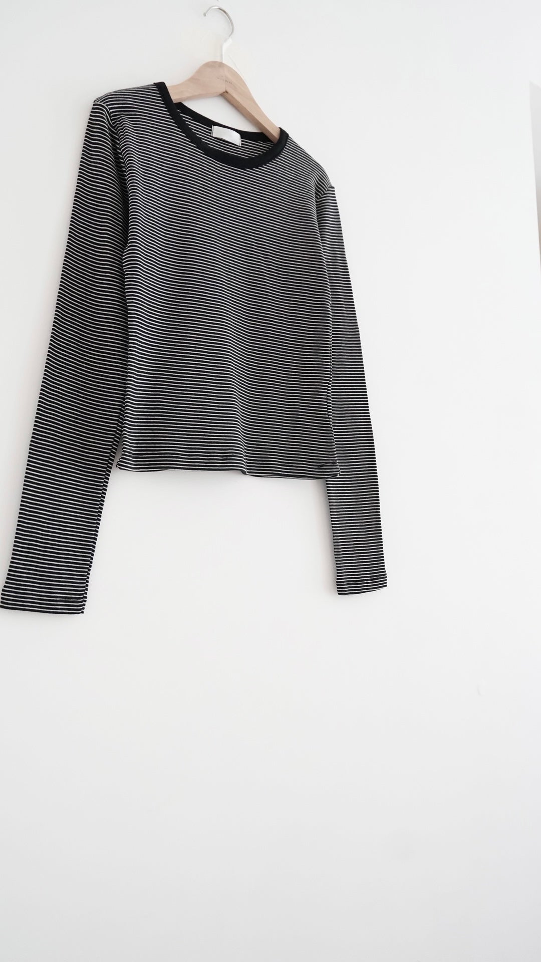 hina classic striped tee in black (pre-order)