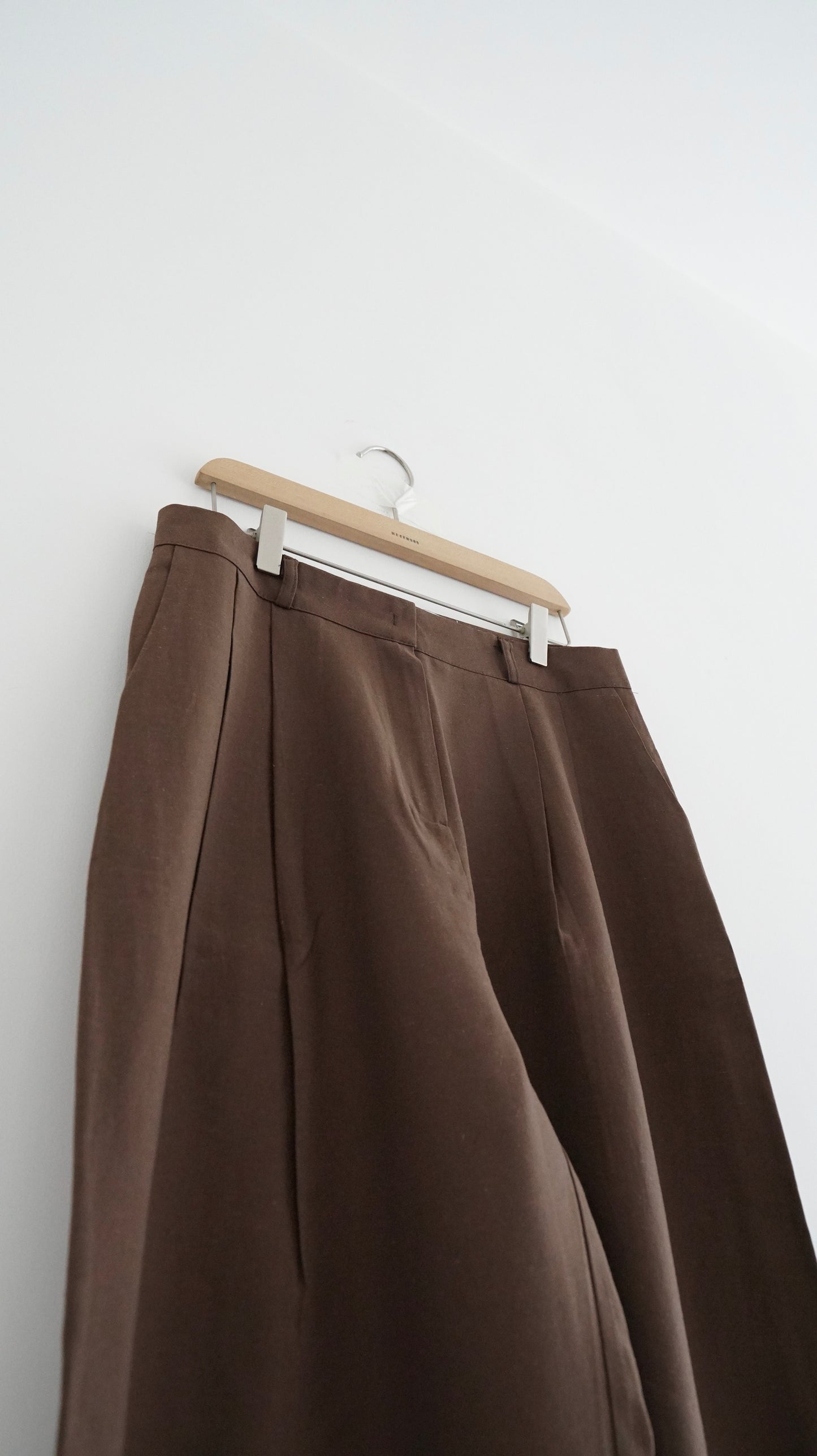 linen light pants in brown
