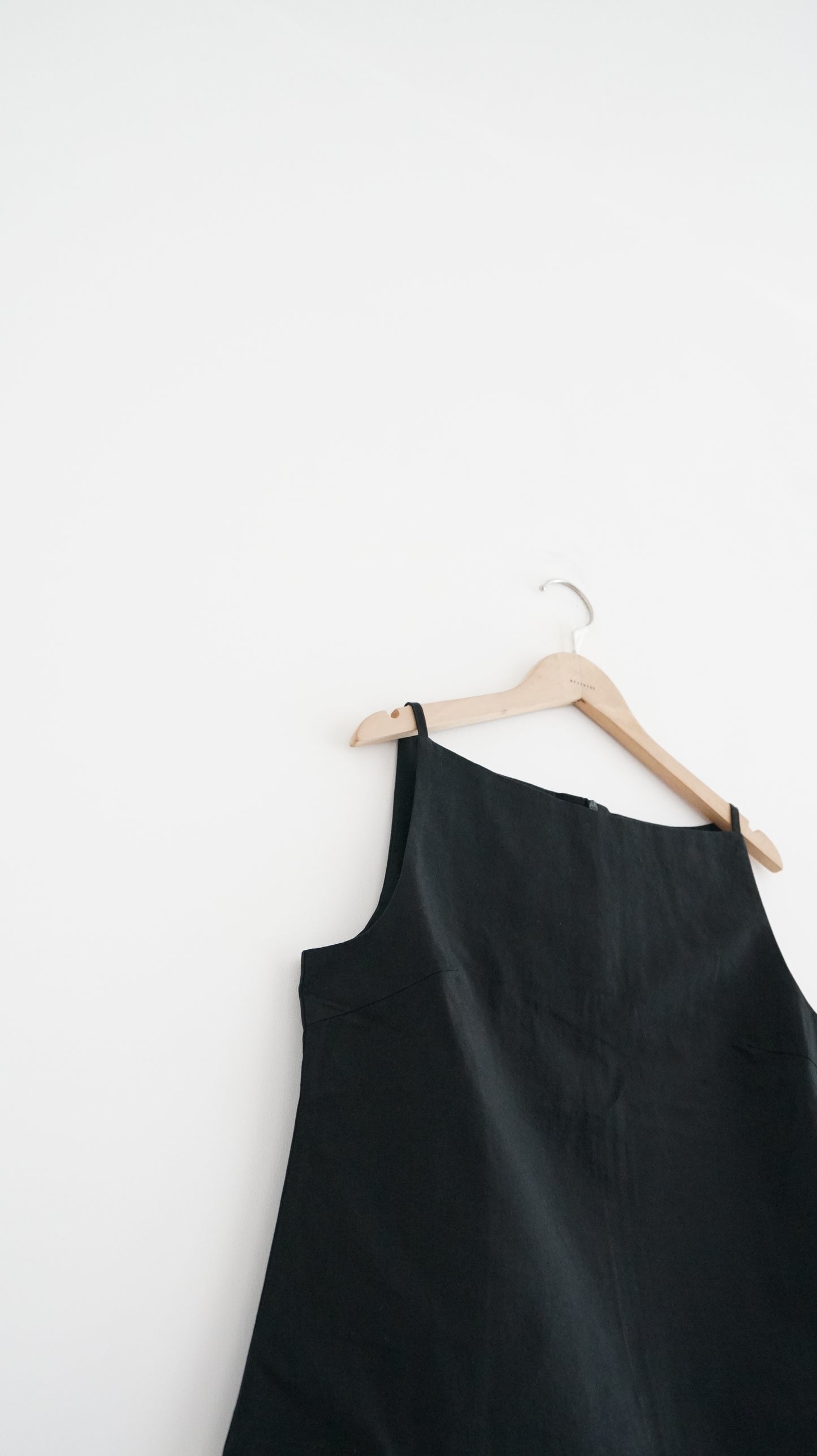 sally tank top in black
