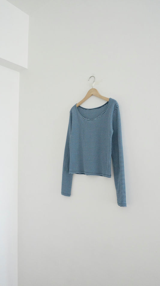 double-side striped tee in baby blue x classic blue
