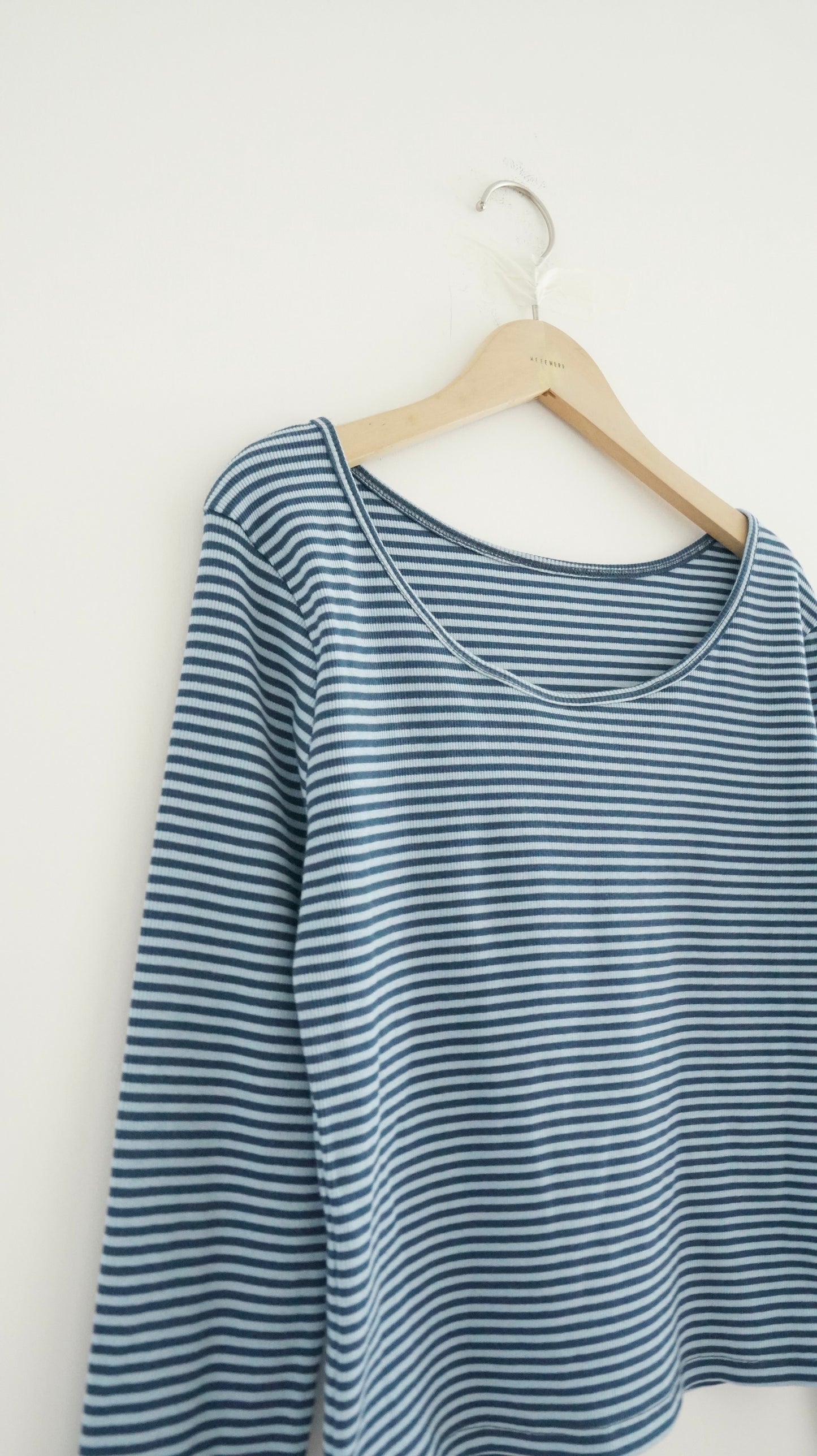 double-side striped tee in baby blue x classic blue