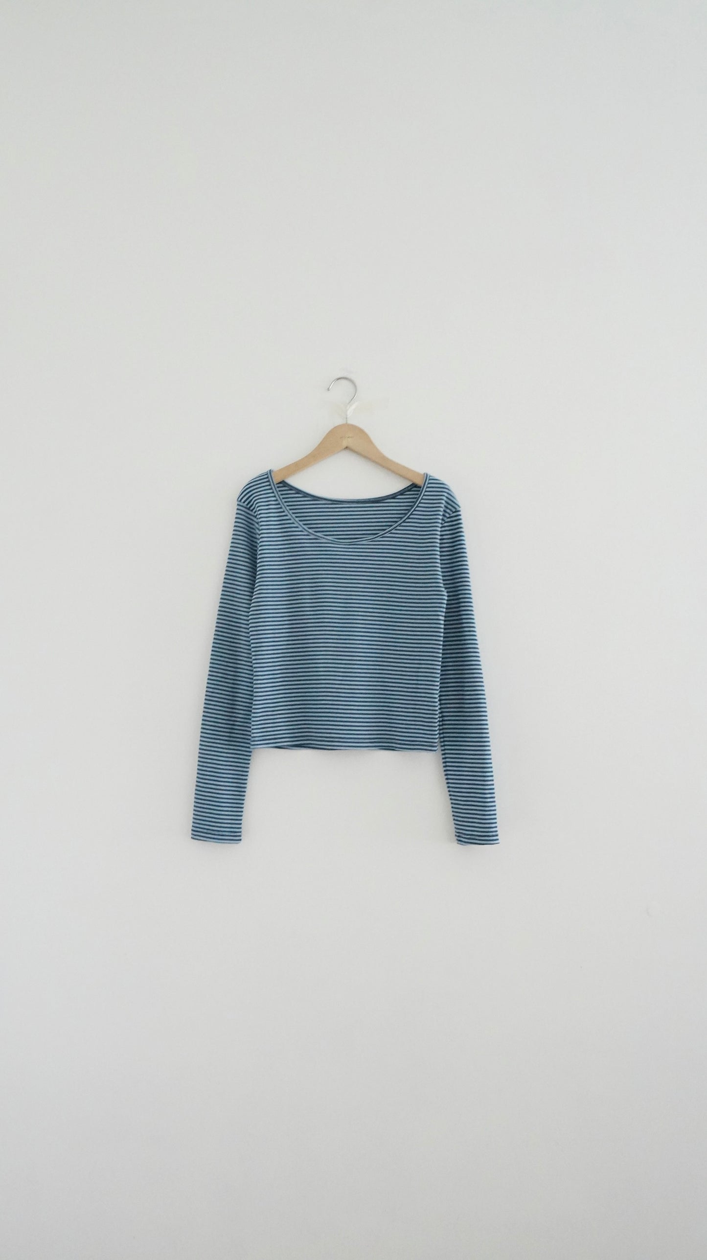 double-side striped tee in baby blue x classic blue