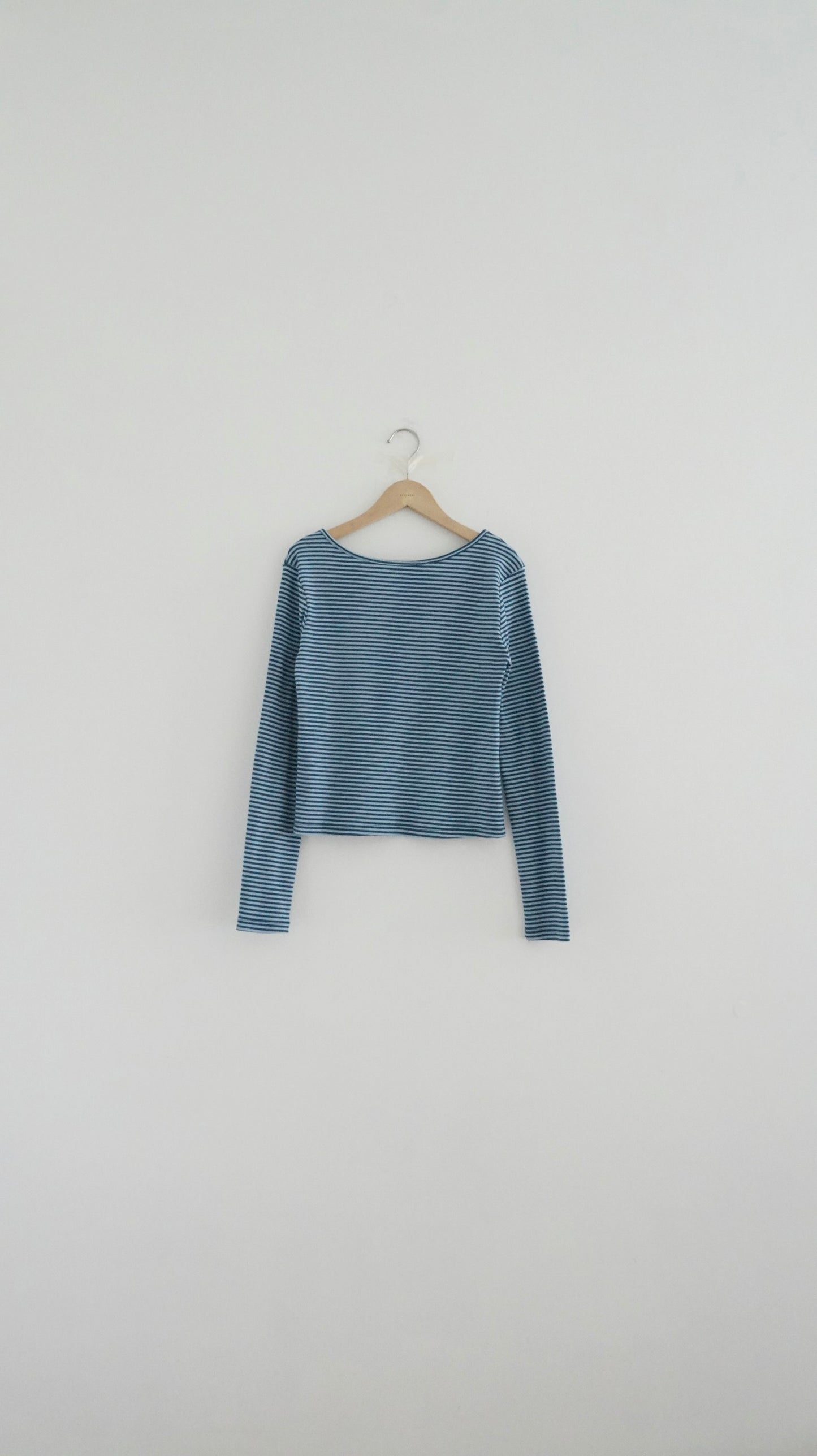 double-side striped tee in baby blue x classic blue