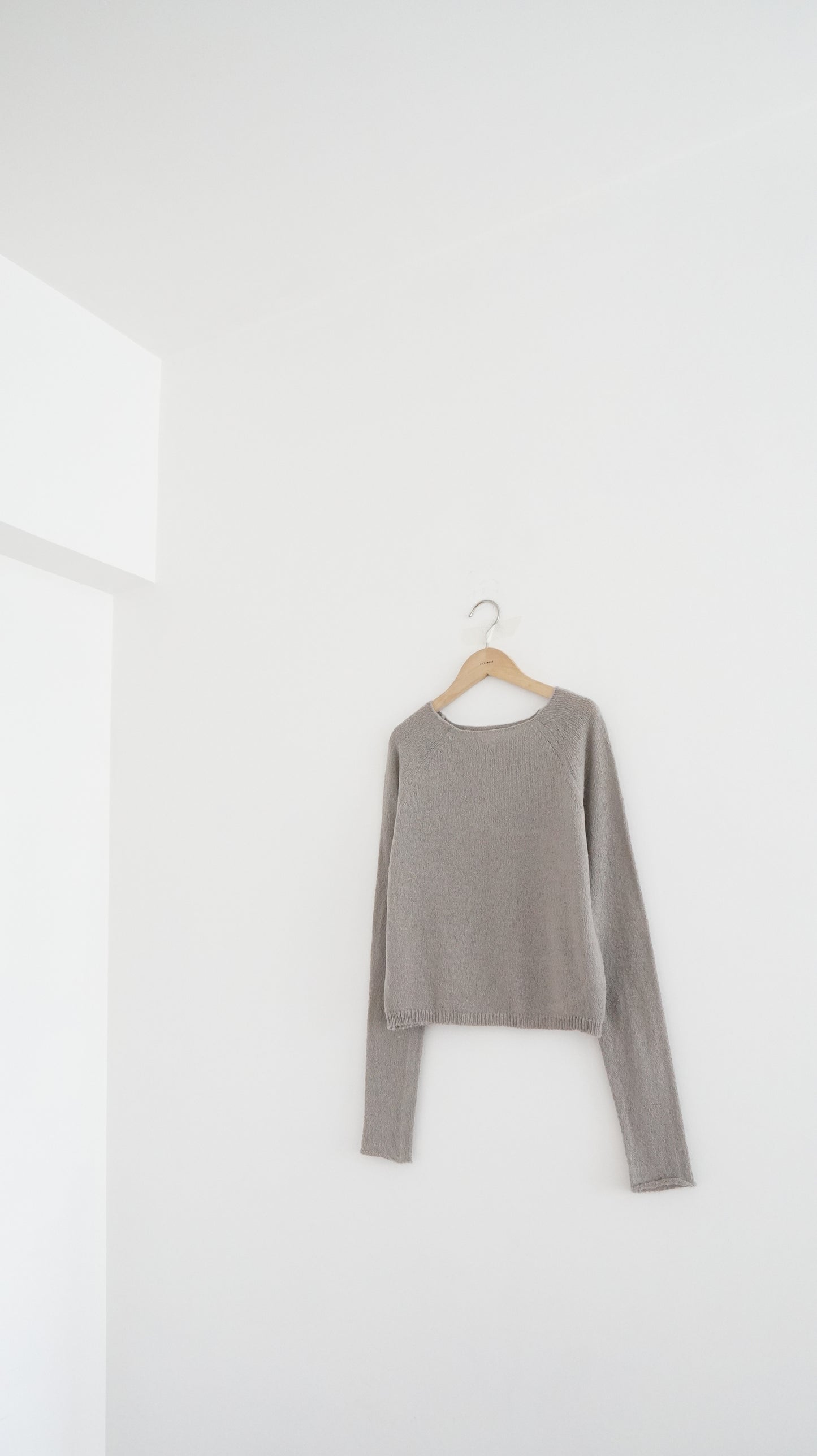 lyon horn-sleeve knit in charcoal grey