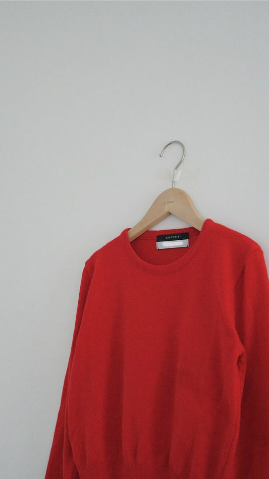 classic cashmere knit top in red (must have) (pre-order)