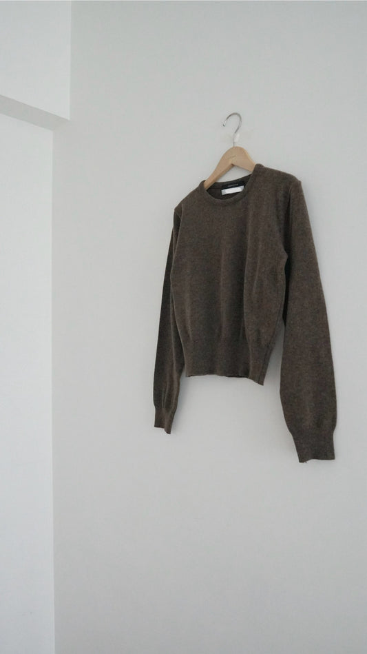 classic cashmere knit top in brown (must have) (pre-order)