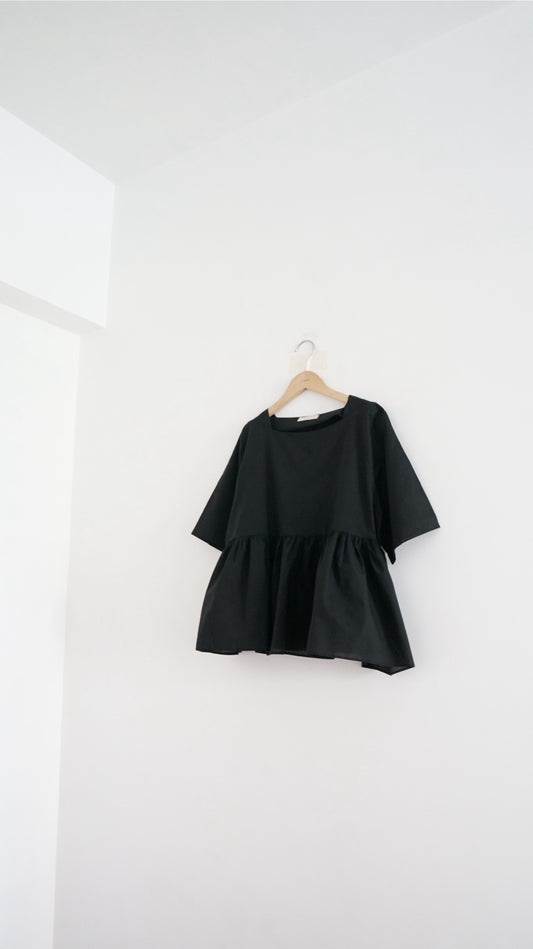 square grace blouse in black (pre-order)