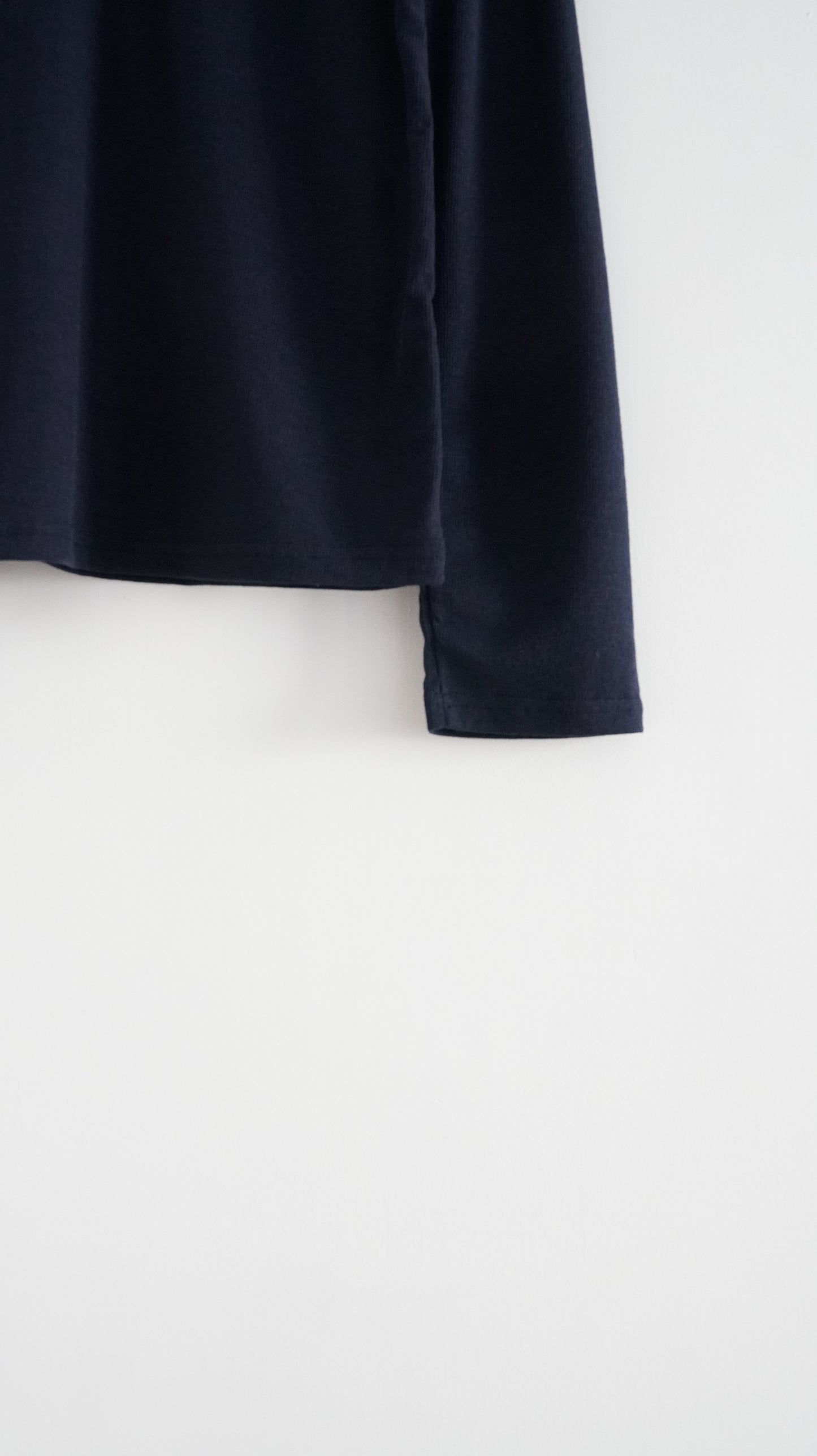 noa sheer basic tee in navy