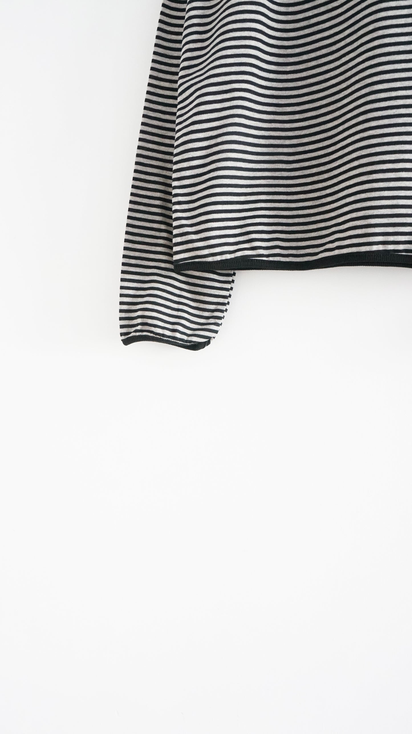 clean fit hoodie tee in grey