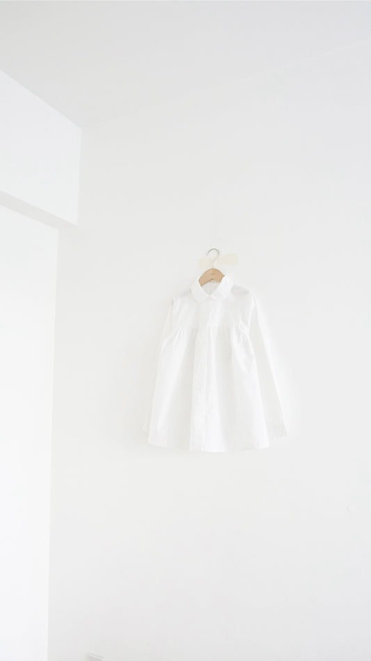pleated collar shirt in white (pre-order)