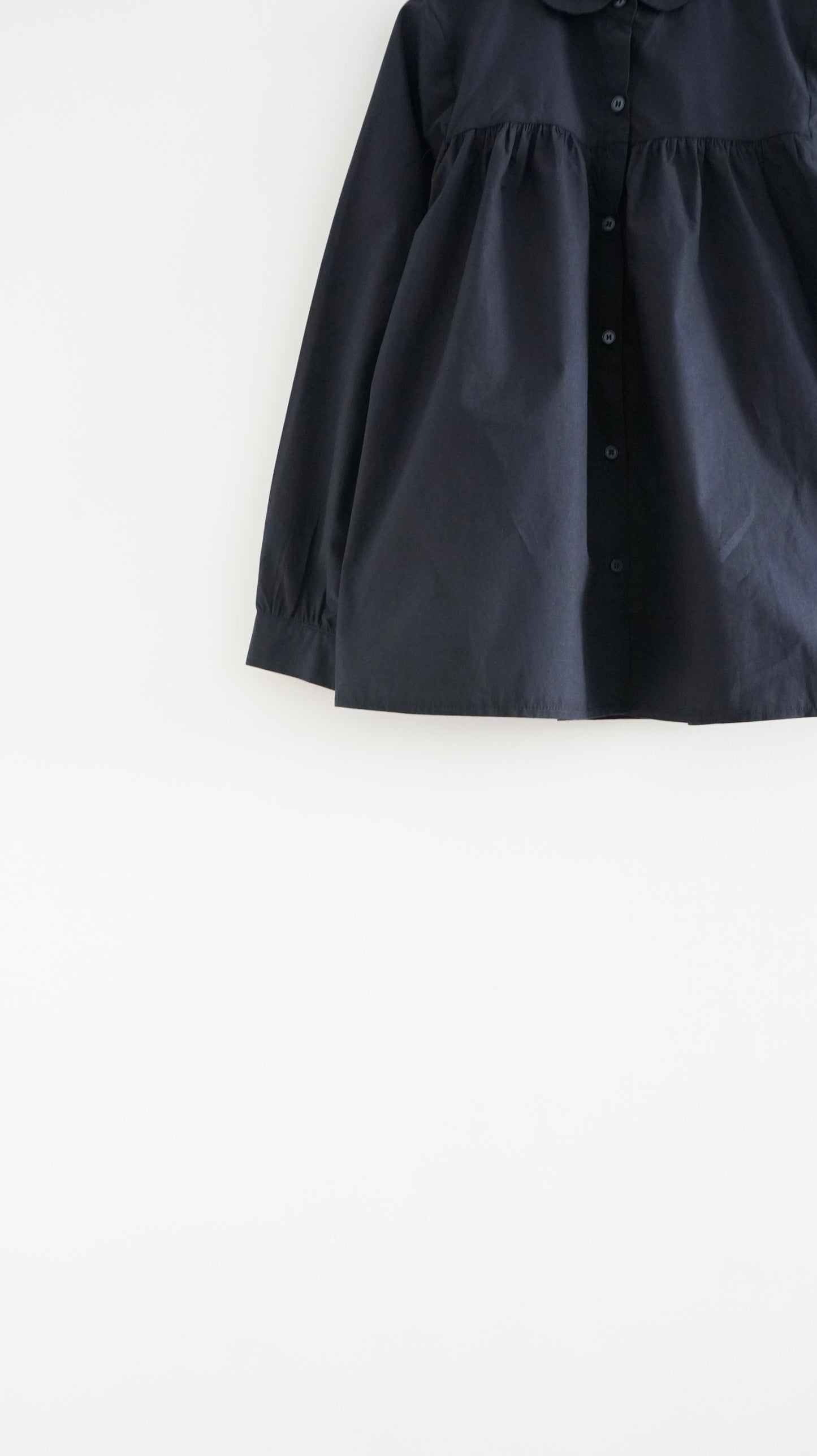 pleated collar shirt in navy (pre-order)