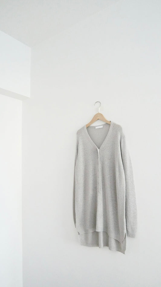 oversized v-neck knit top in grey