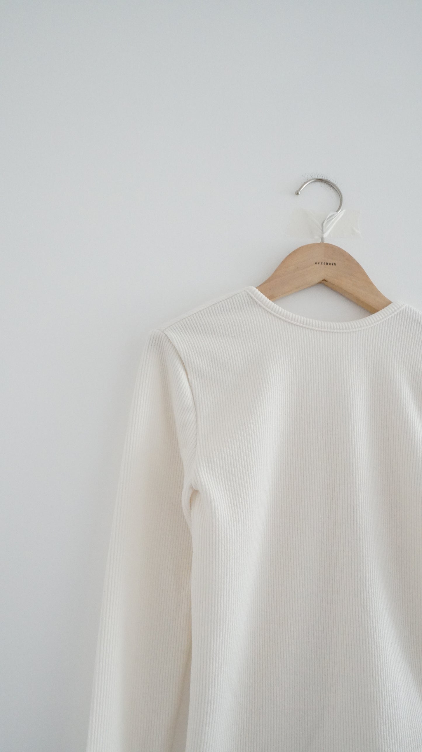 skinny v-cardigan in white (pre-order)