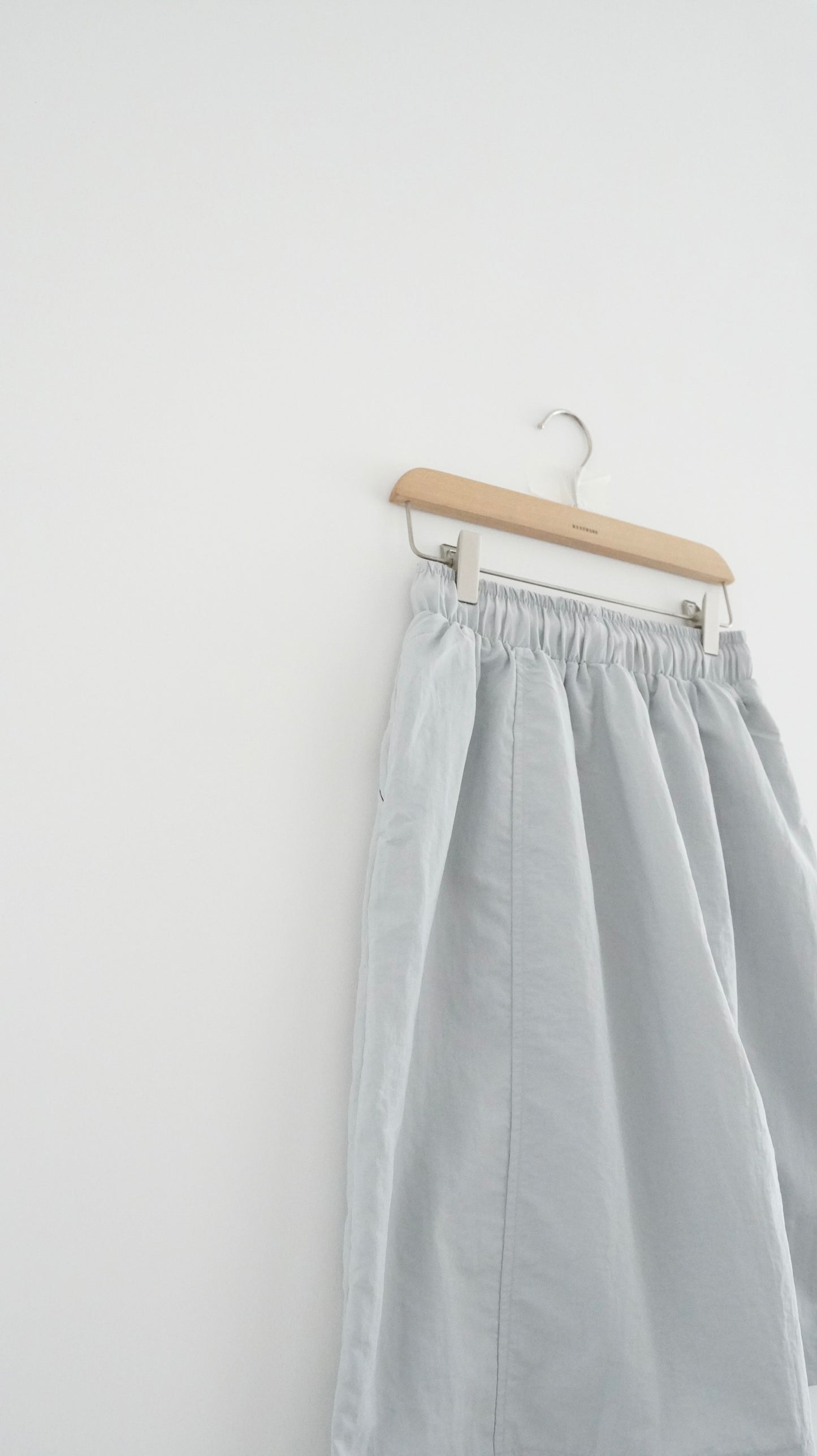 knee length skirt in grey