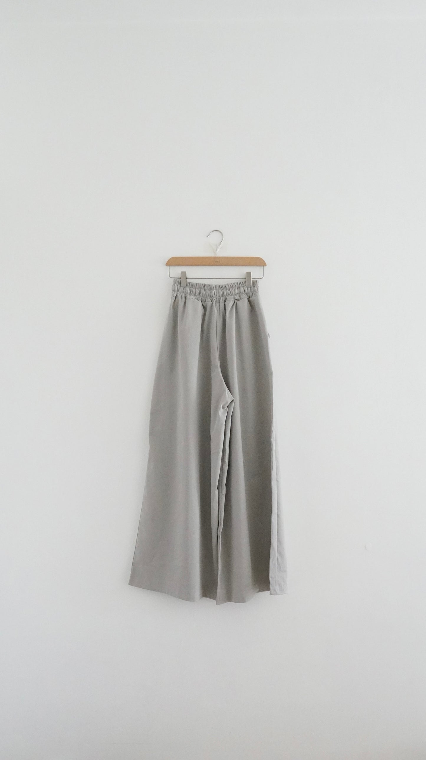 very light pants in dust grey