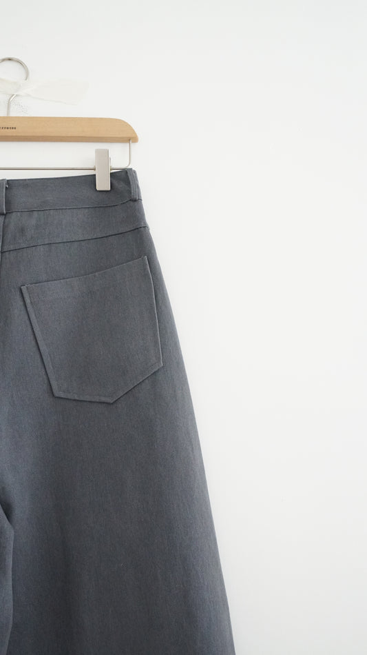 ebisu pants in dark grey (M) (flawed)