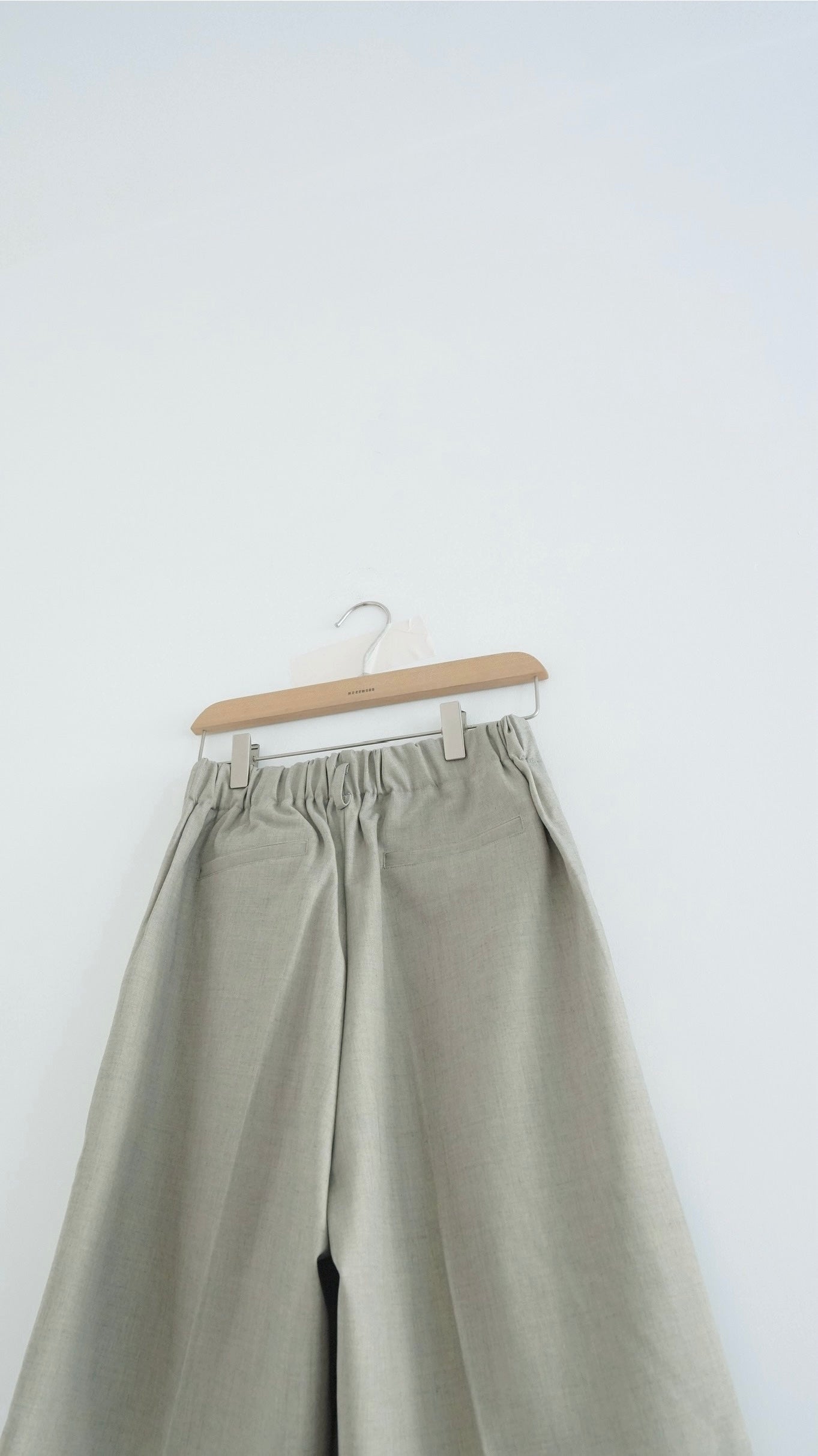 victoria tailored shorts in khaki (pre-order)