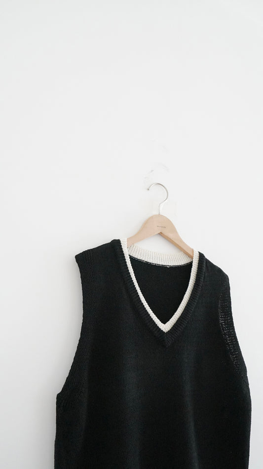 patchwork v-neck vest in black (pre-order)