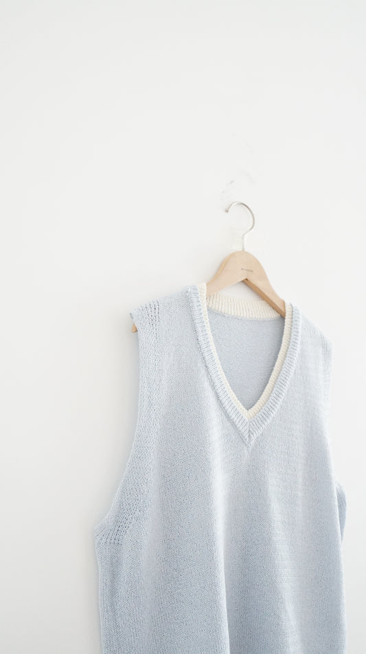 patchwork v-neck vest in baby blue (pre-order)