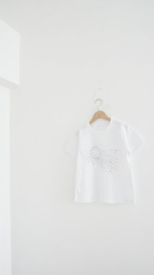 starry sky print tee in white (pre-order)
