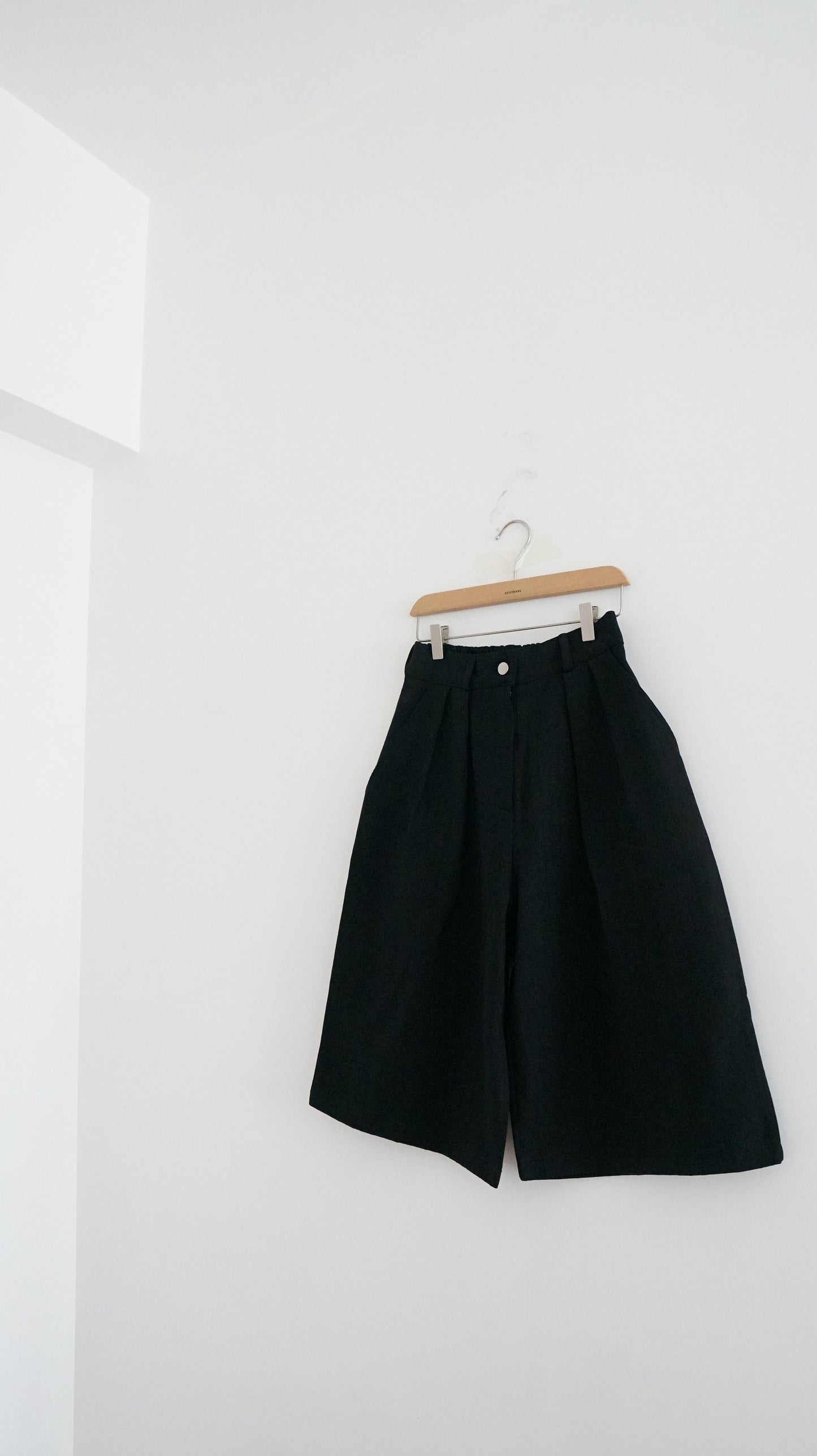 firm flow cropped trousers (pre-order)