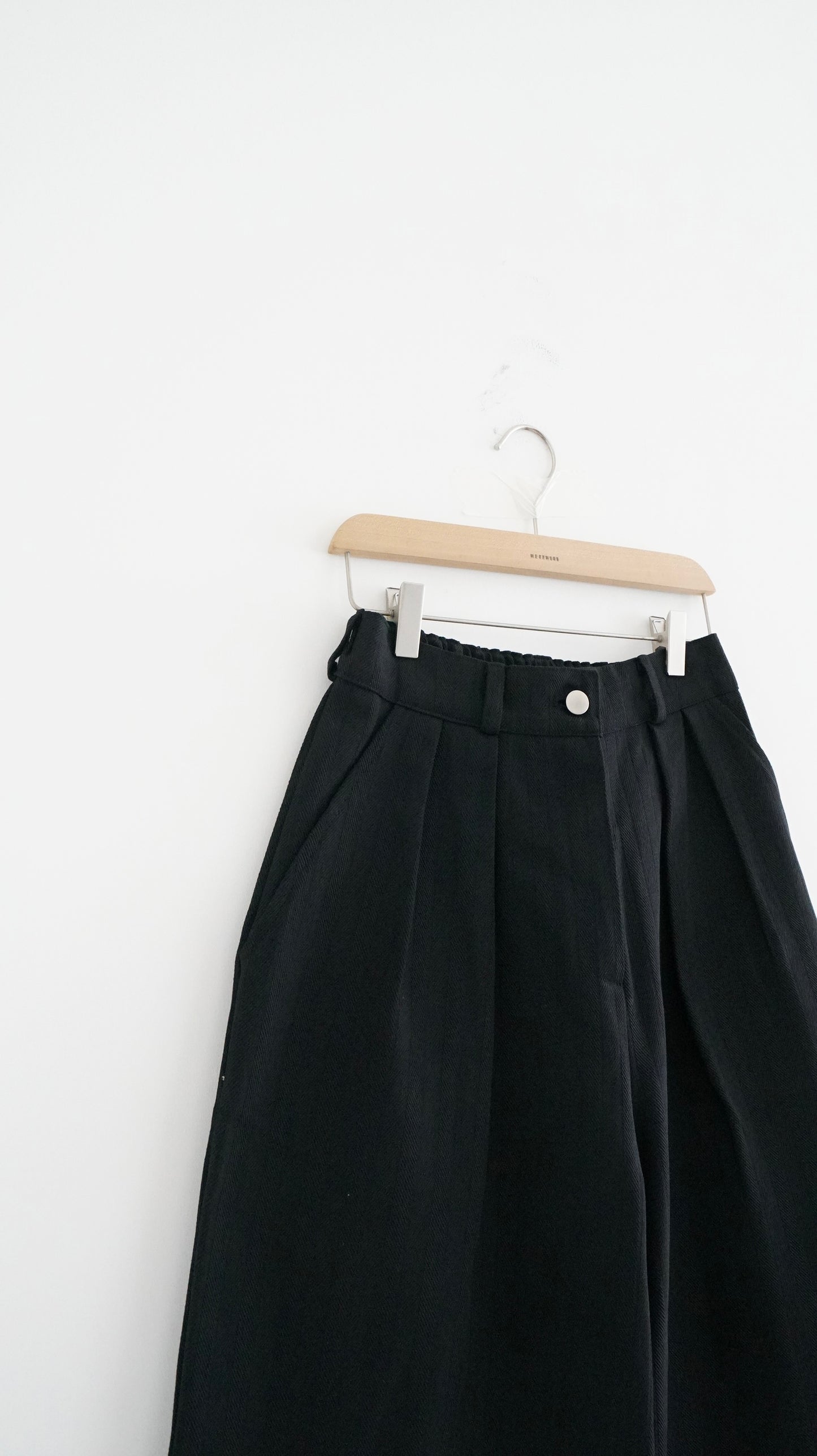 firm flow cropped trousers (pre-order)