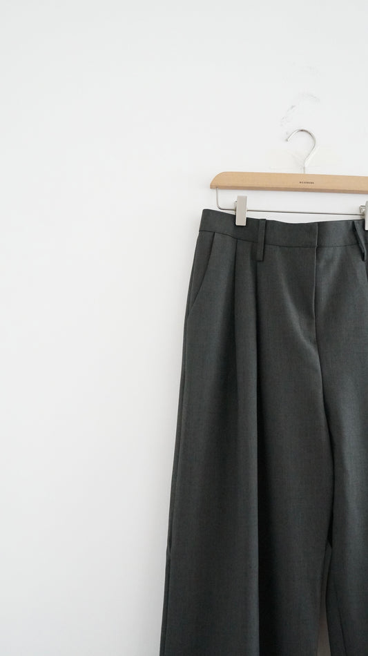 classic low-waisted wide pants in grey (pre-order)