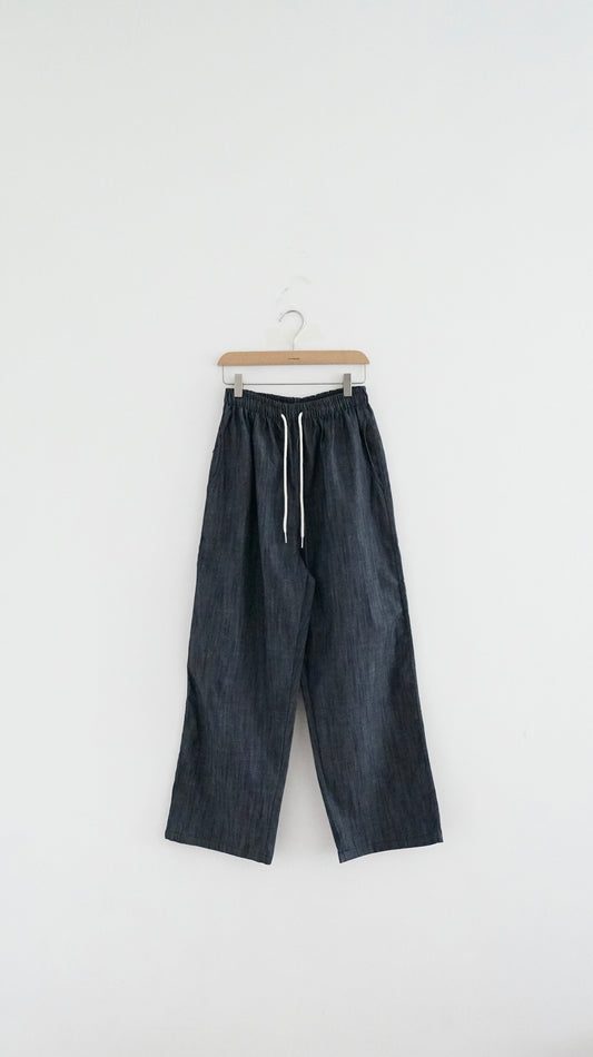 light denim pants