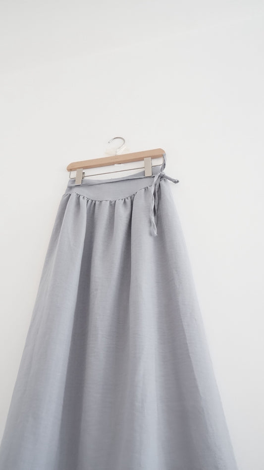 lumi gathered waist flowy maxi skirt in grey (pre-order)