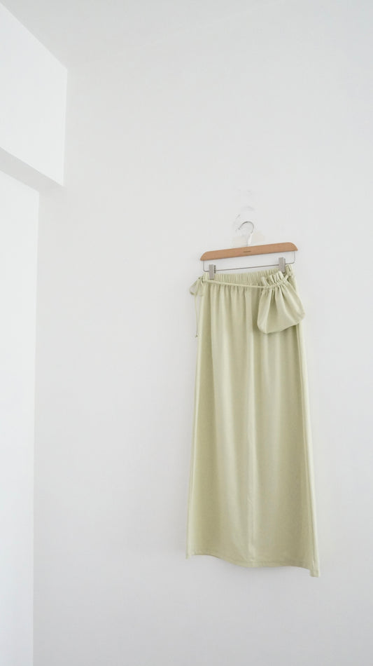 pear pencil skirt in green (pre-order)
