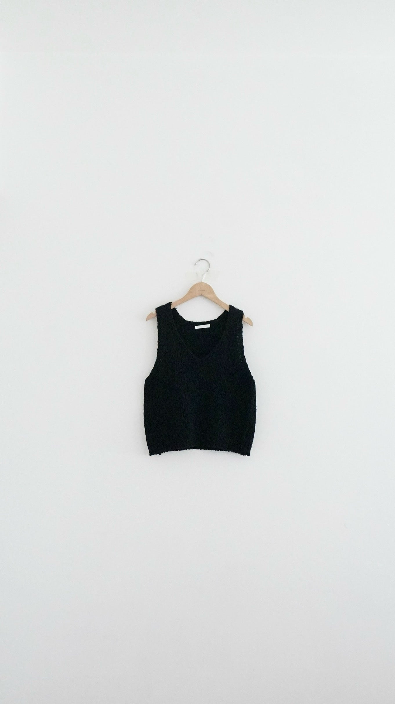 meeh knit vest in black