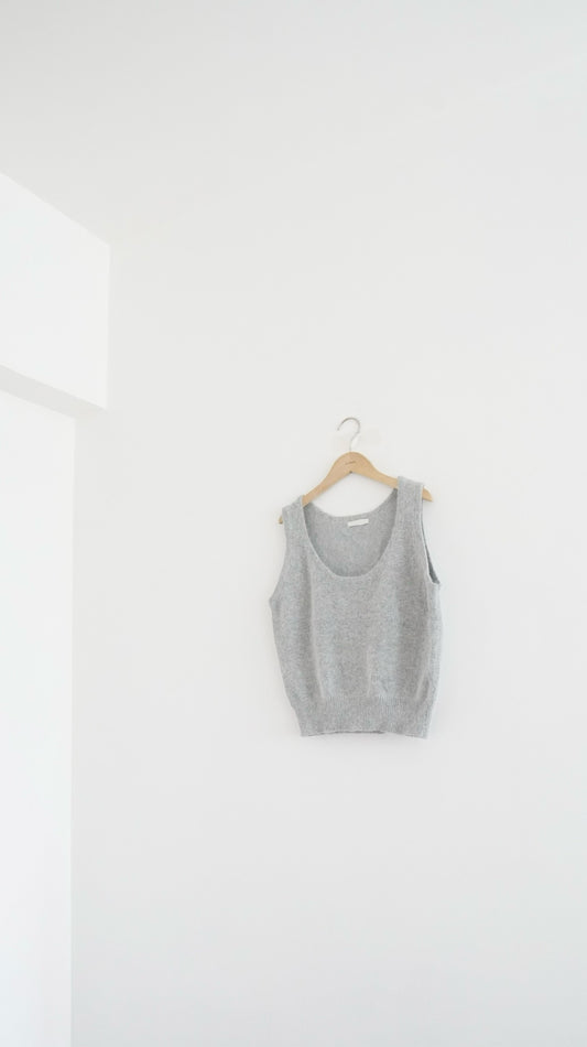 soft minimalist vest in grey (pre-order)
