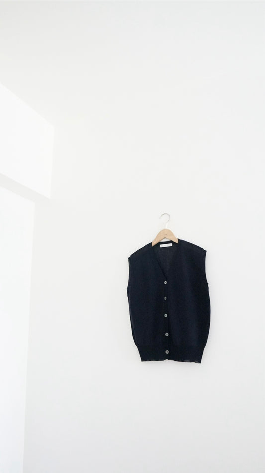 classic sheer knit vest in navy (pre-order)