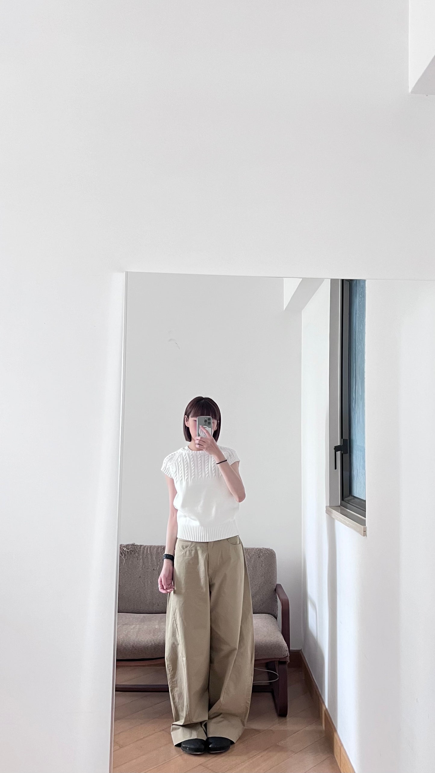 light cocoon pants in beige