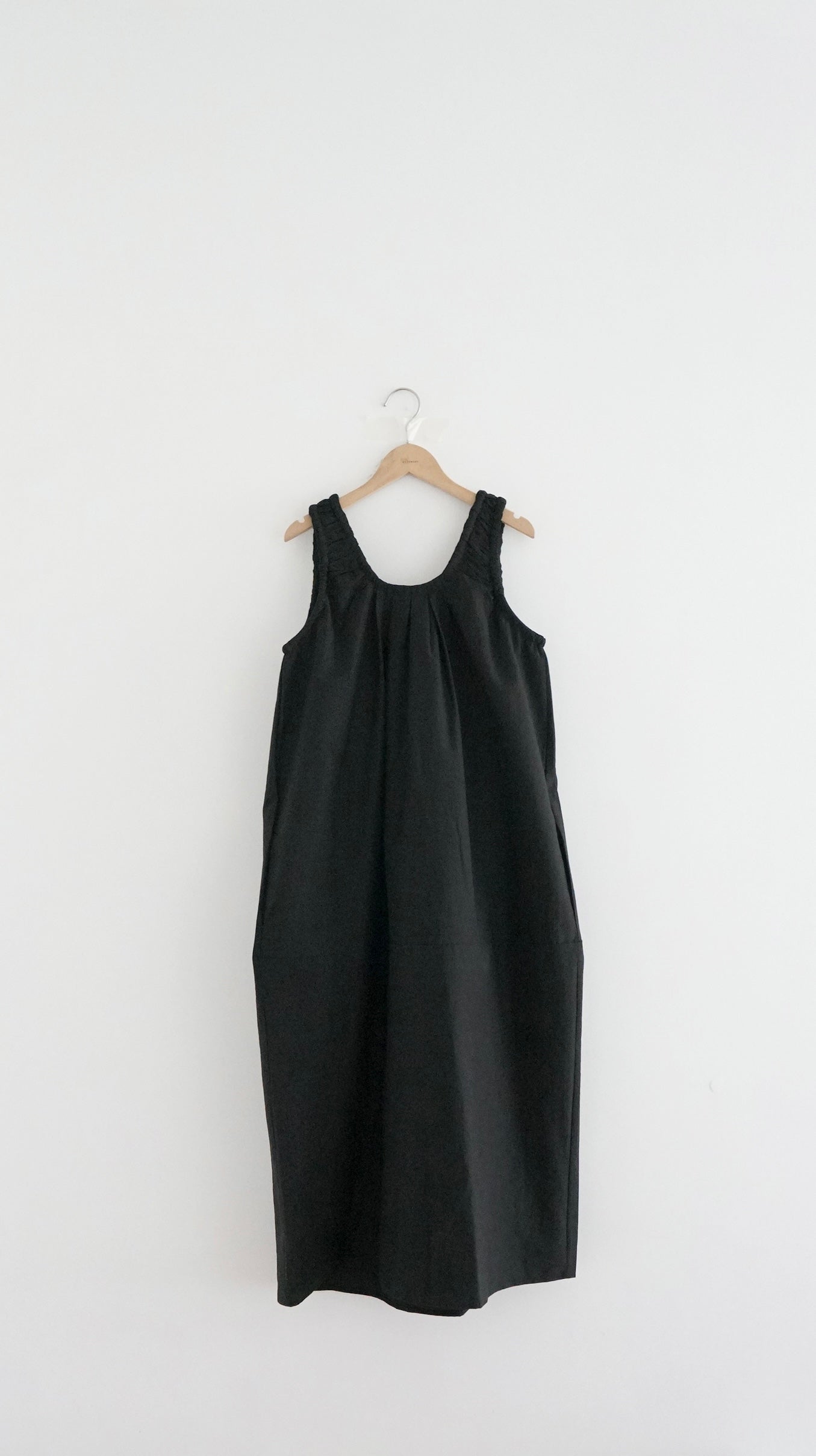 petal neck gathered dress in black (pre-order)