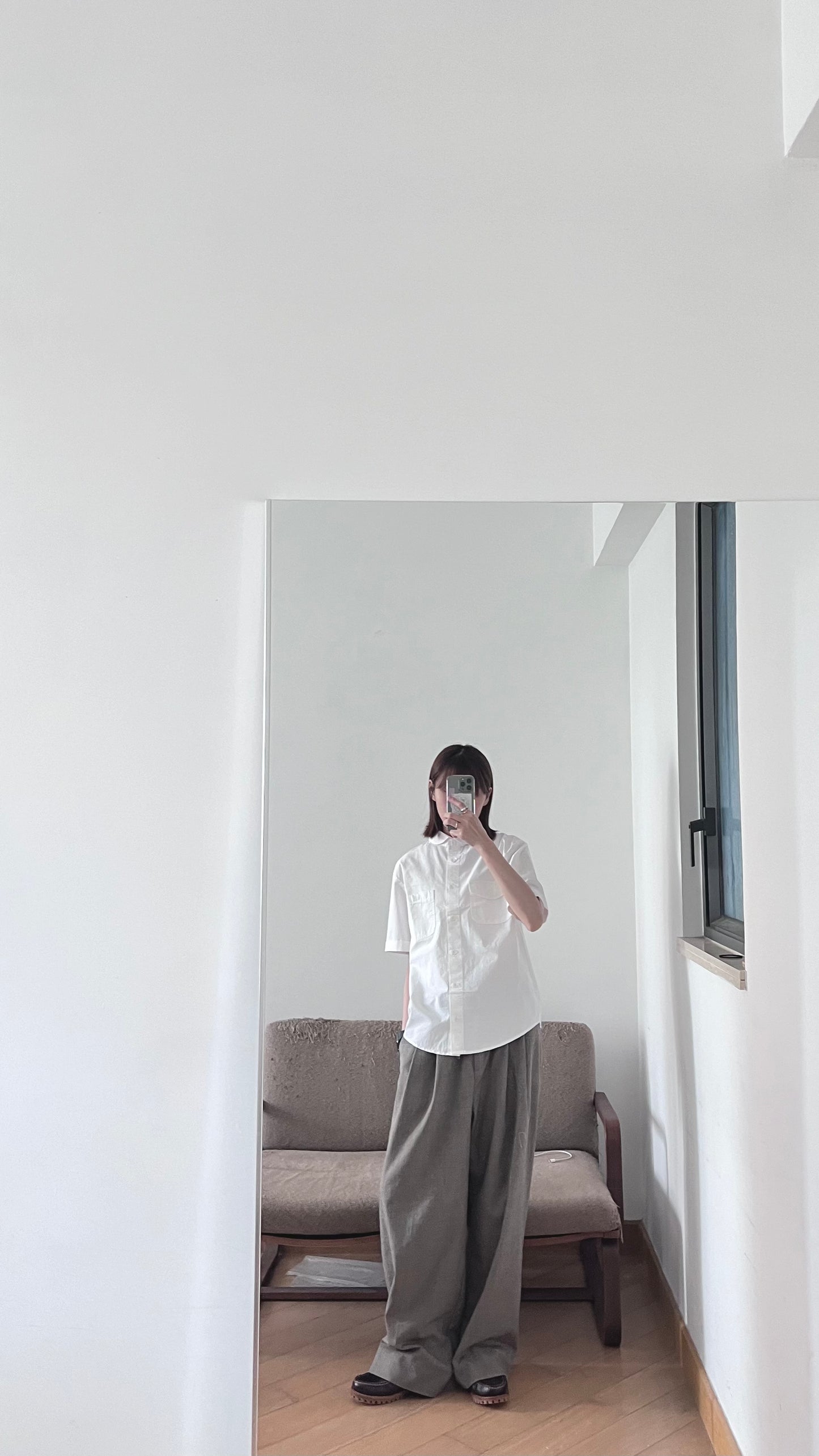 collar shirt in white