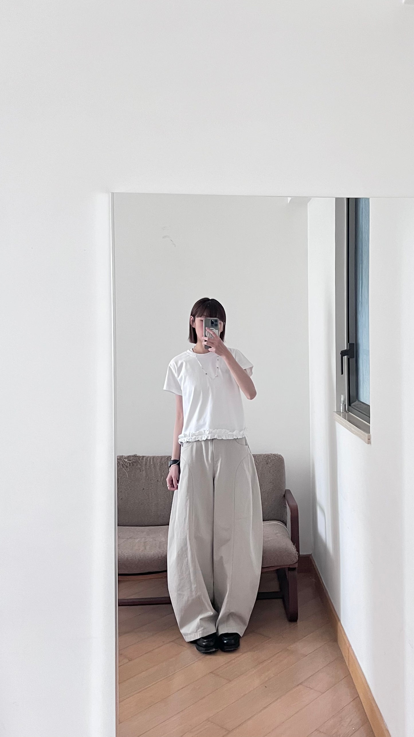 ruffle tee in white (pre-order)
