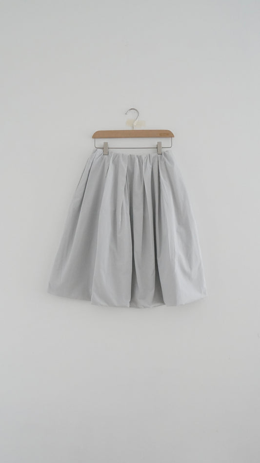 meri skirt in light grey