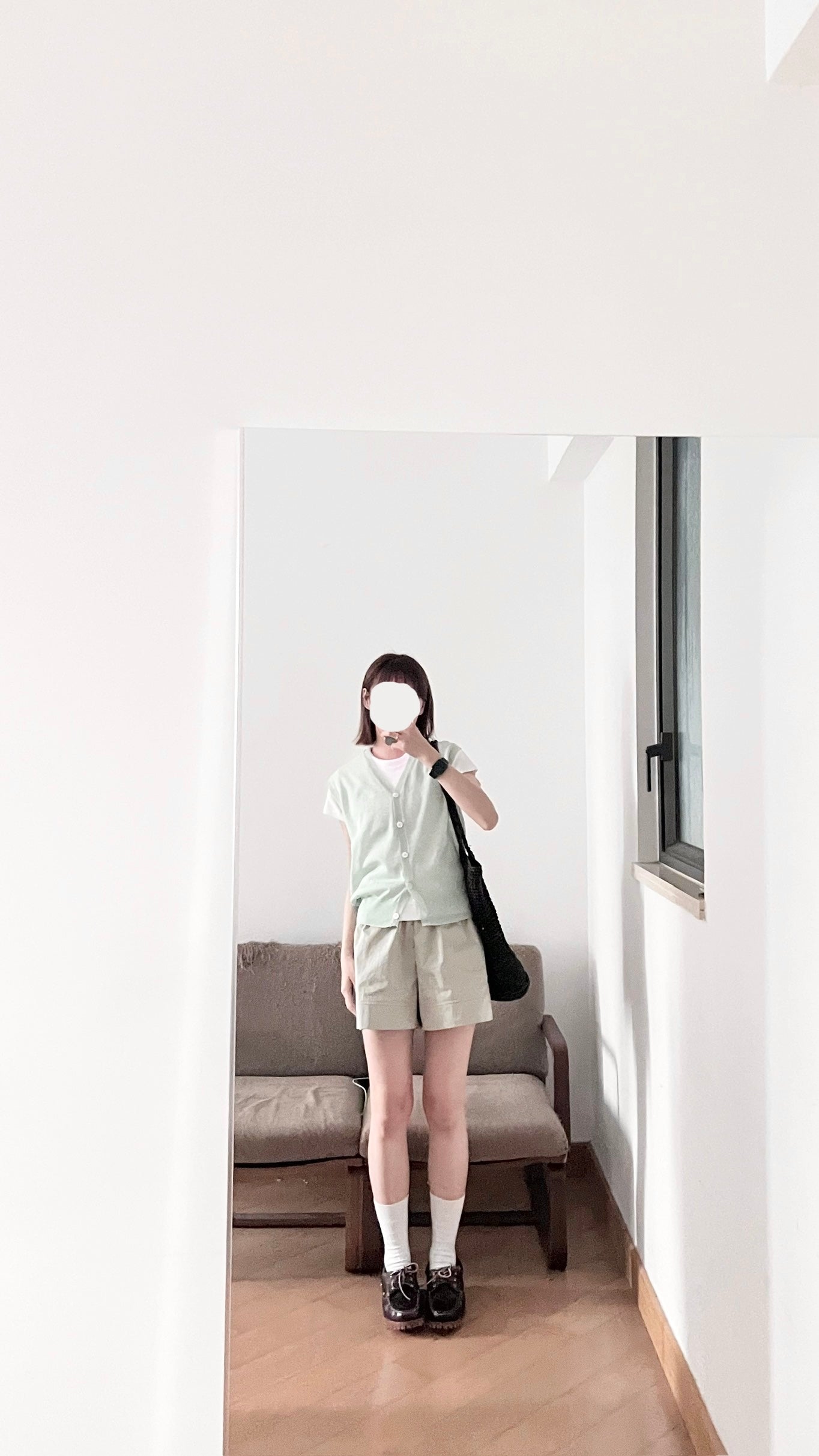 structured hem elastic shorts in beige (pre-order)