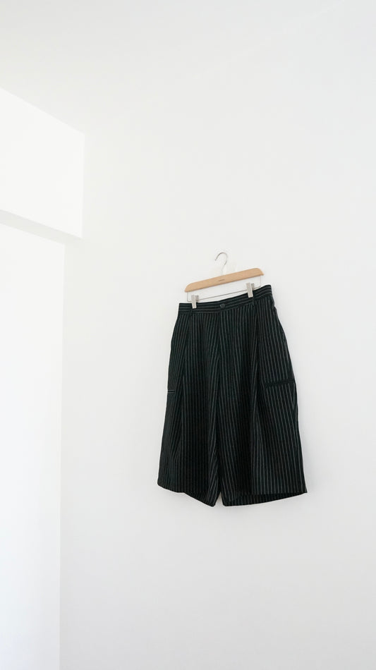 striped low-rise tailored shorts in black (pre-order)