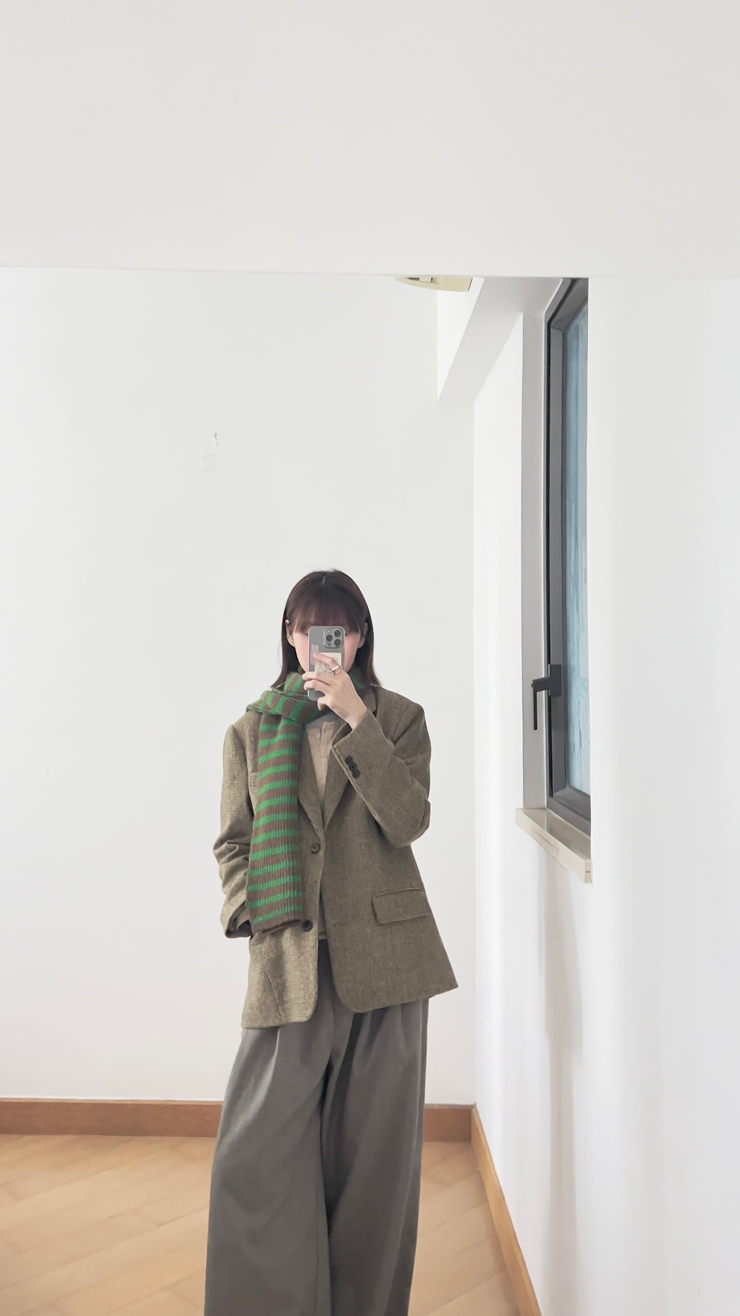 Nice coat in sulphine yellow